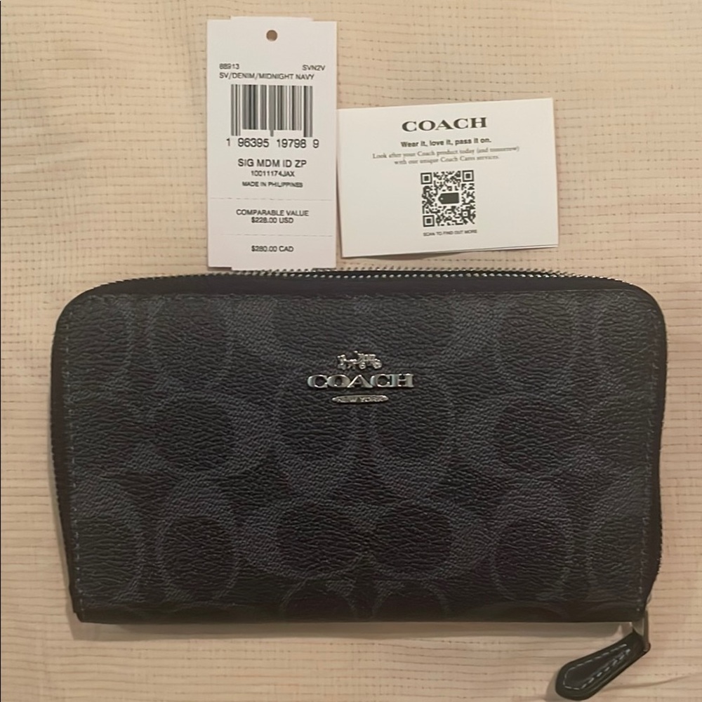 NWT Coach Denim/Midnight Navy Medium ID Zip Wallet in Signature Canvas